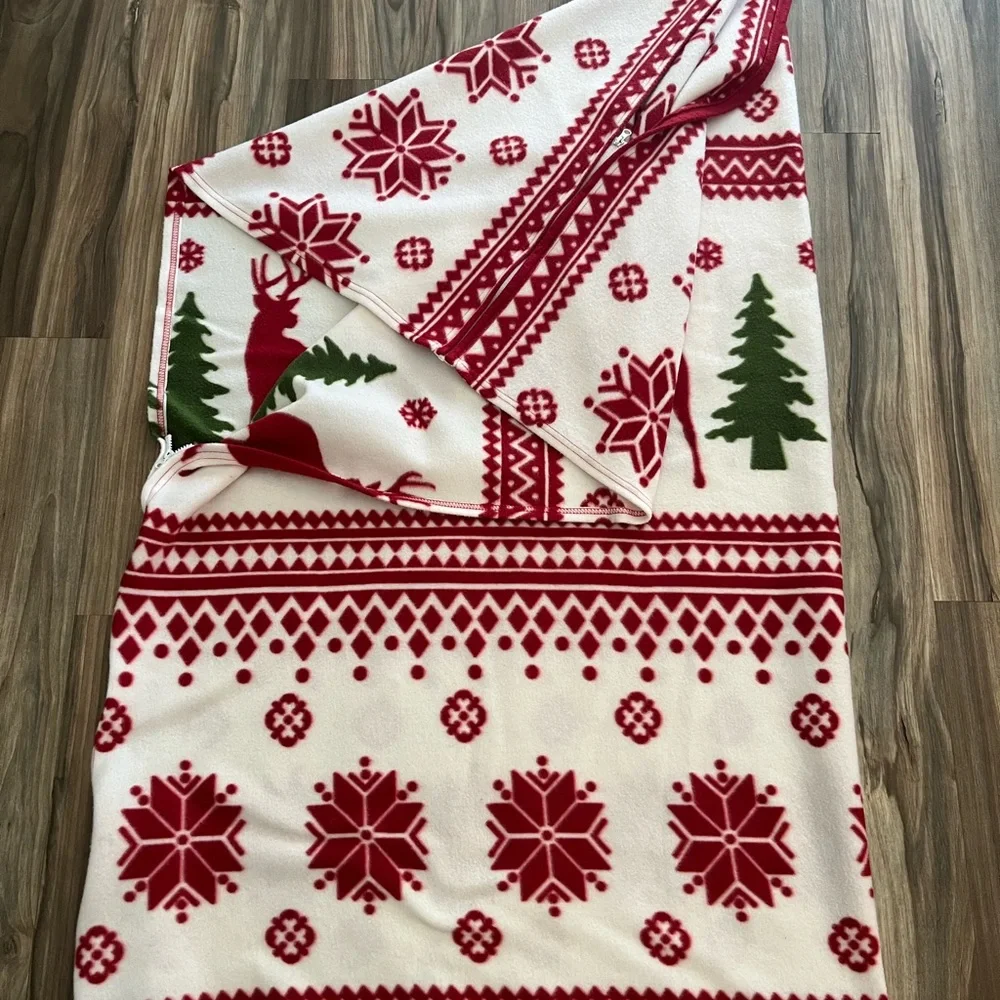 Christmas Holiday Reindeer Snowflakes Fleece Cuddle Wrap Blanket With zippers